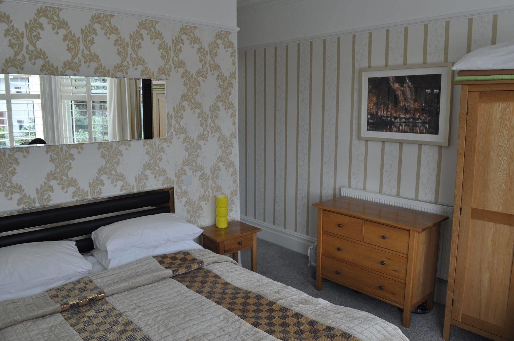 Crossroads Hotel Bournemouth Dış mekan fotoğraf